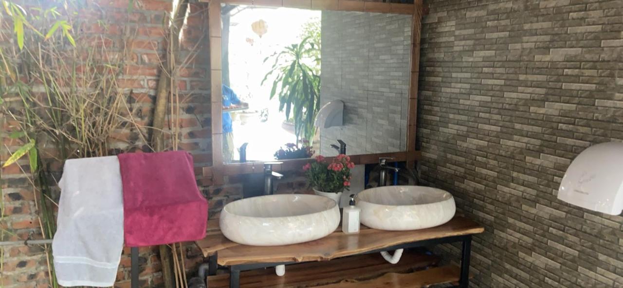 Homestay Camellia Eco &tra My Restaurant